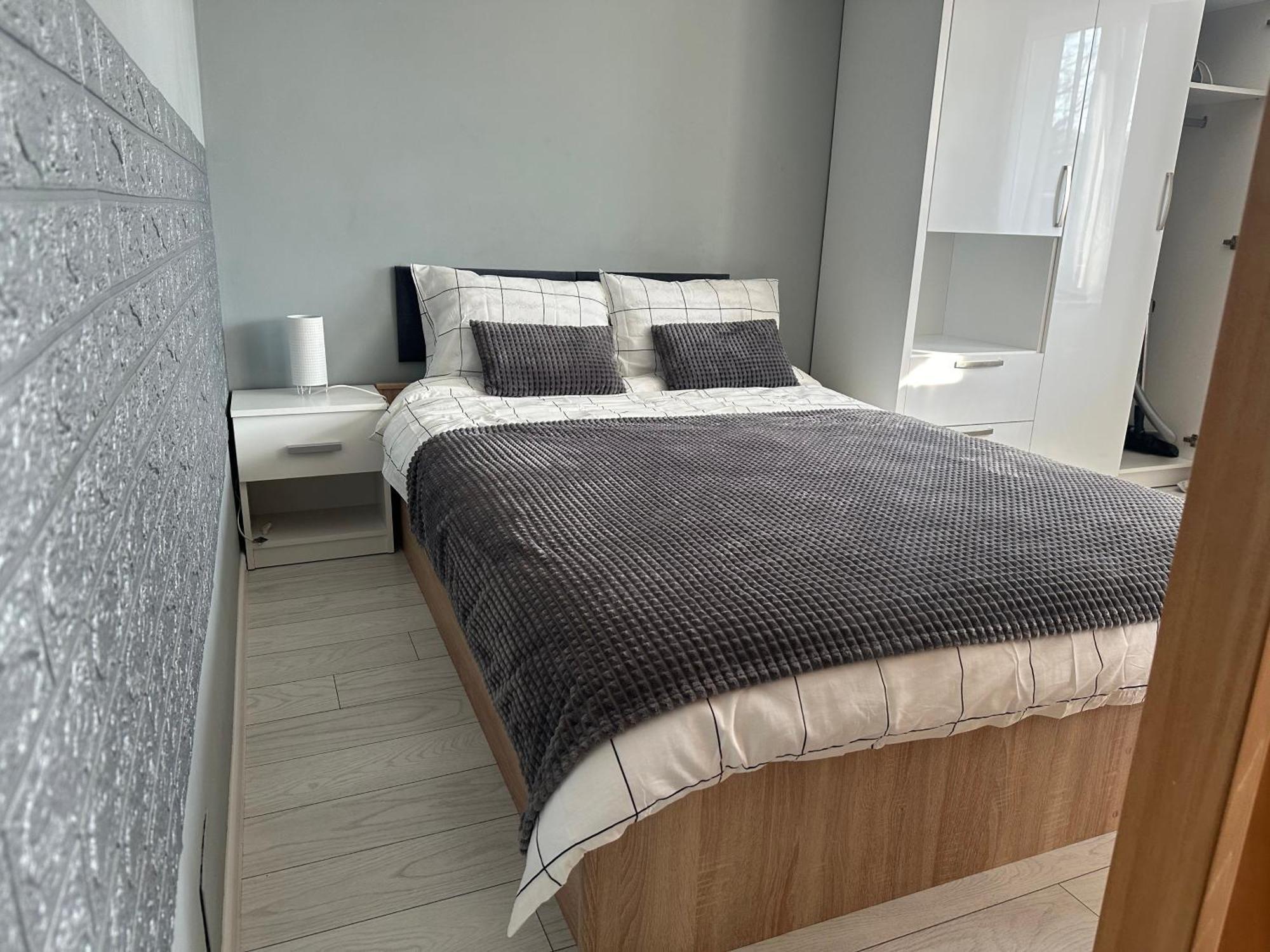 Studio Home Onesti Exterior foto